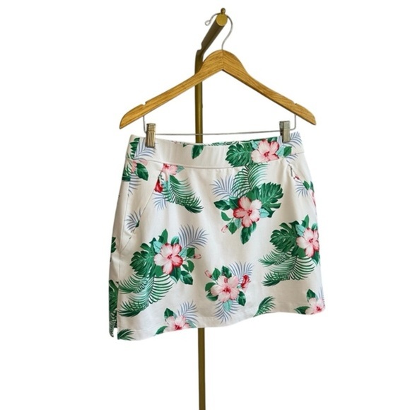 Tommy Bahama Dresses & Skirts - Tommy Bahama‎ Islandzone women’s tennis/golf skirt with built in shorts.Med EUC.